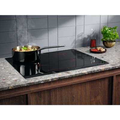Индукционен плот Electrolux, EIP6446