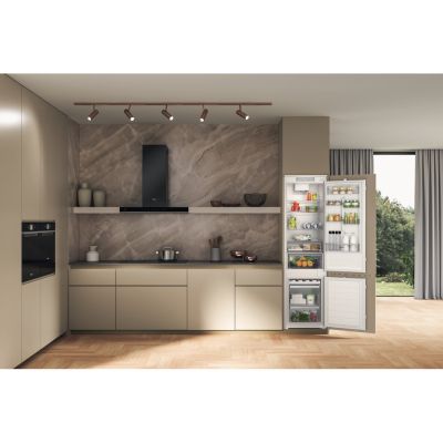 Комбиниран хладилник за вграждане Whirlpool, WHC20D013D1
