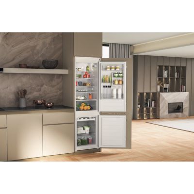 Комбиниран хладилник за вграждане Whirlpool, WHC18D051A1