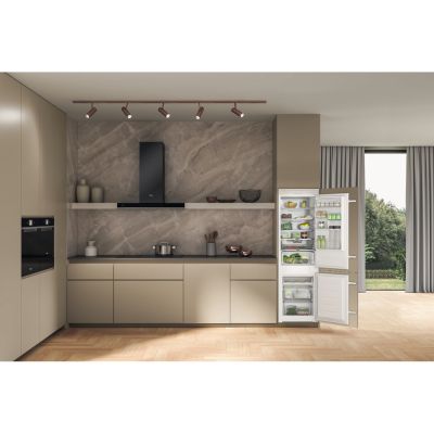 Комбиниран хладилник за вграждане Whirlpool, WHC18 T132